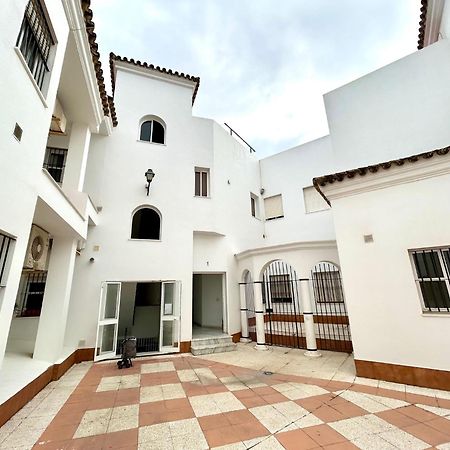 Gatu Guateque , " Preferente Mayores De 25 Anos Y Familias " El Puerto de Santa María Exterior foto